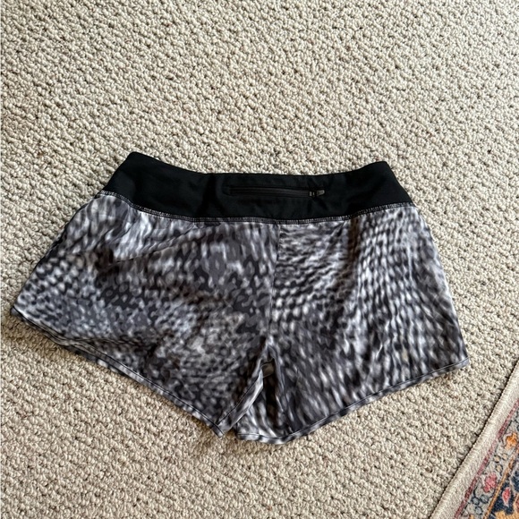 New Nike Dri-Fit Tempo Running Shorts Brief Liner Black Gray Women's Size medium - Picture 4 of 5